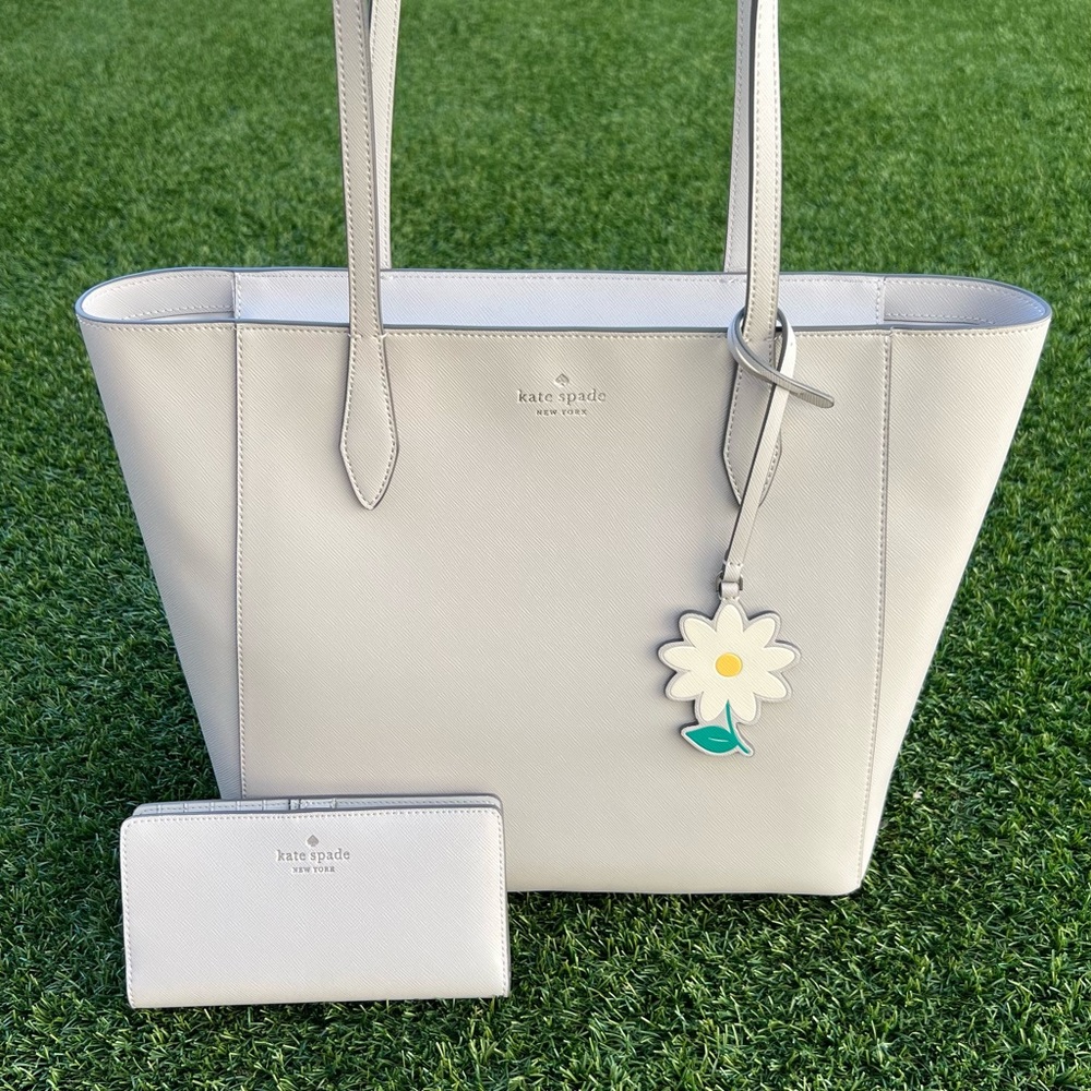 🍒💋 Kate Spade New York Dana Tote Bag